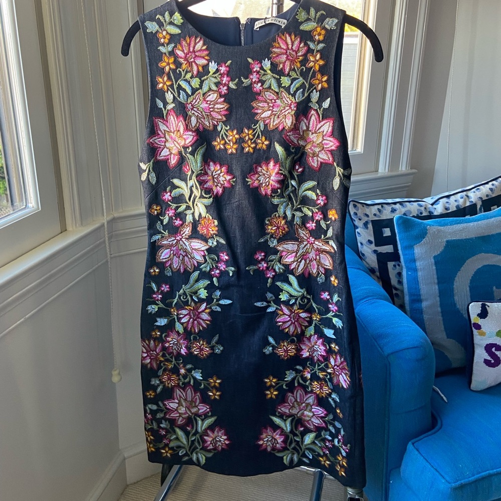 Alice and Olivia embroidered dress size 8